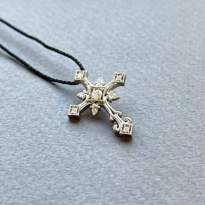 картинка Крест из белого золота "Спаси и Сохрани" с бриллиантами (41227) 