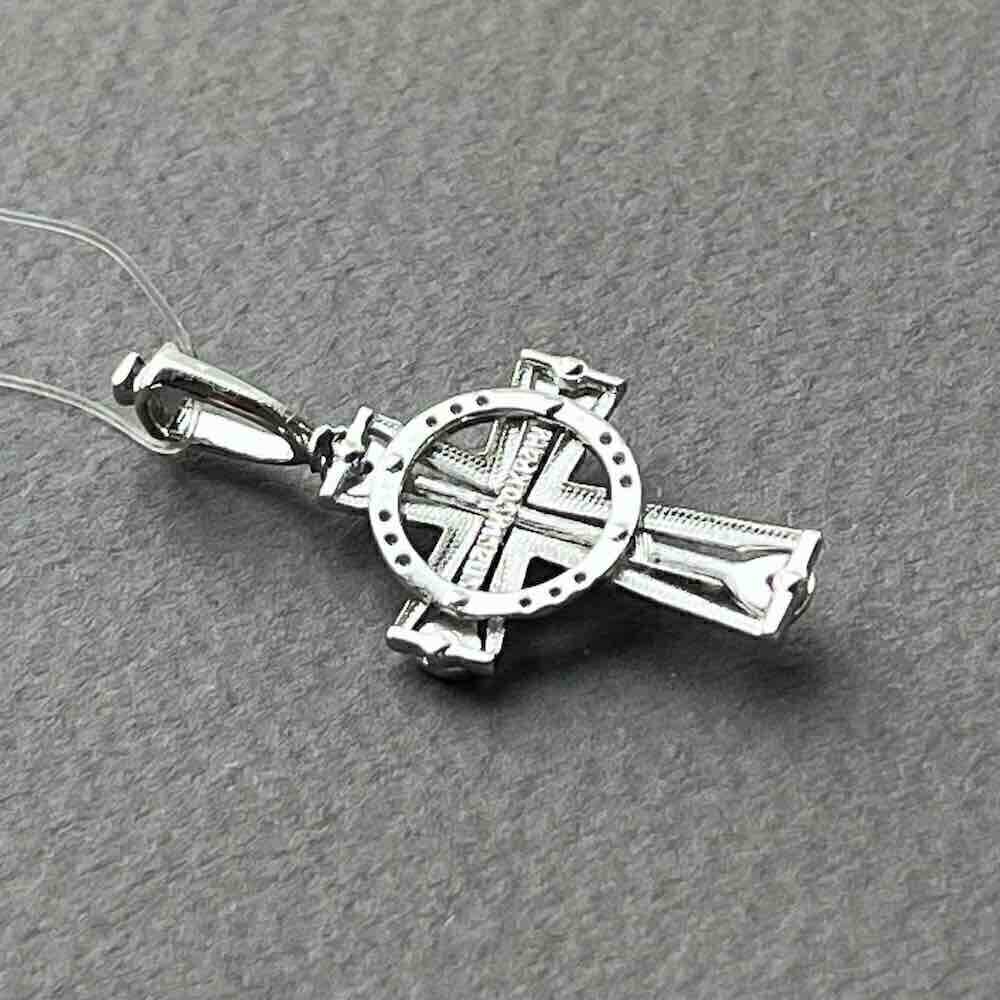 Купить Крест из белого золота "Спаси и Сохрани" с бриллиантами (41538)