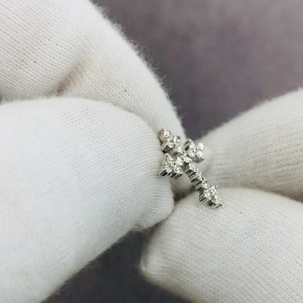 Купить Крест из белого золота "Спаси и Сохрани" с бриллиантами (41544)