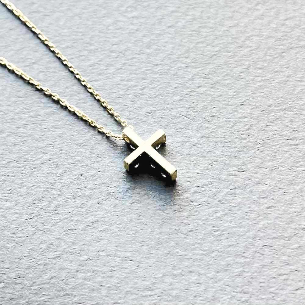 Купить Крест из желтого золота "Спаси и Сохрани" с бриллиантами на цепочке (41427)