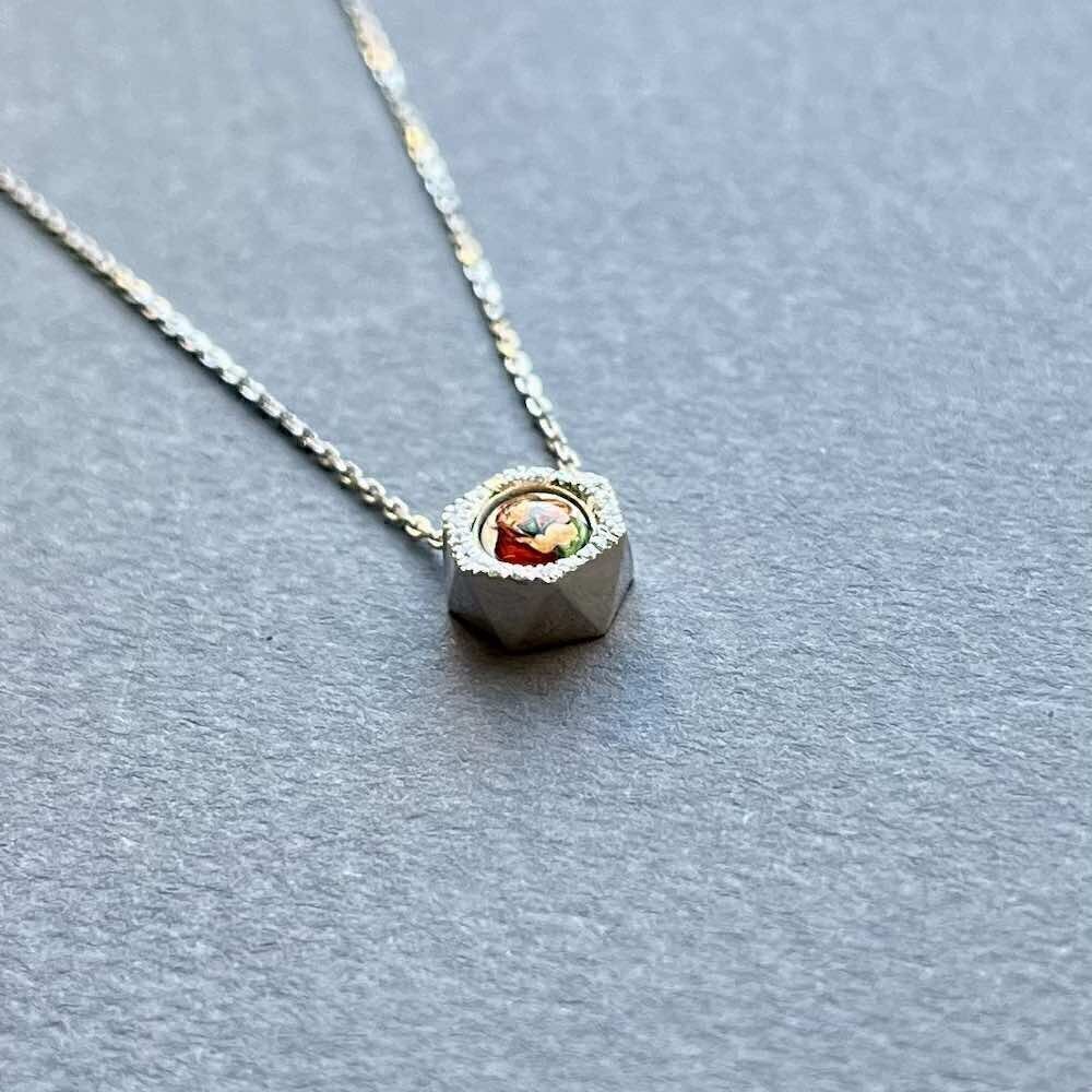 Купить Образ из белого золота "Божия Матерь Казанская" с бриллиантами на цепочке (51061)