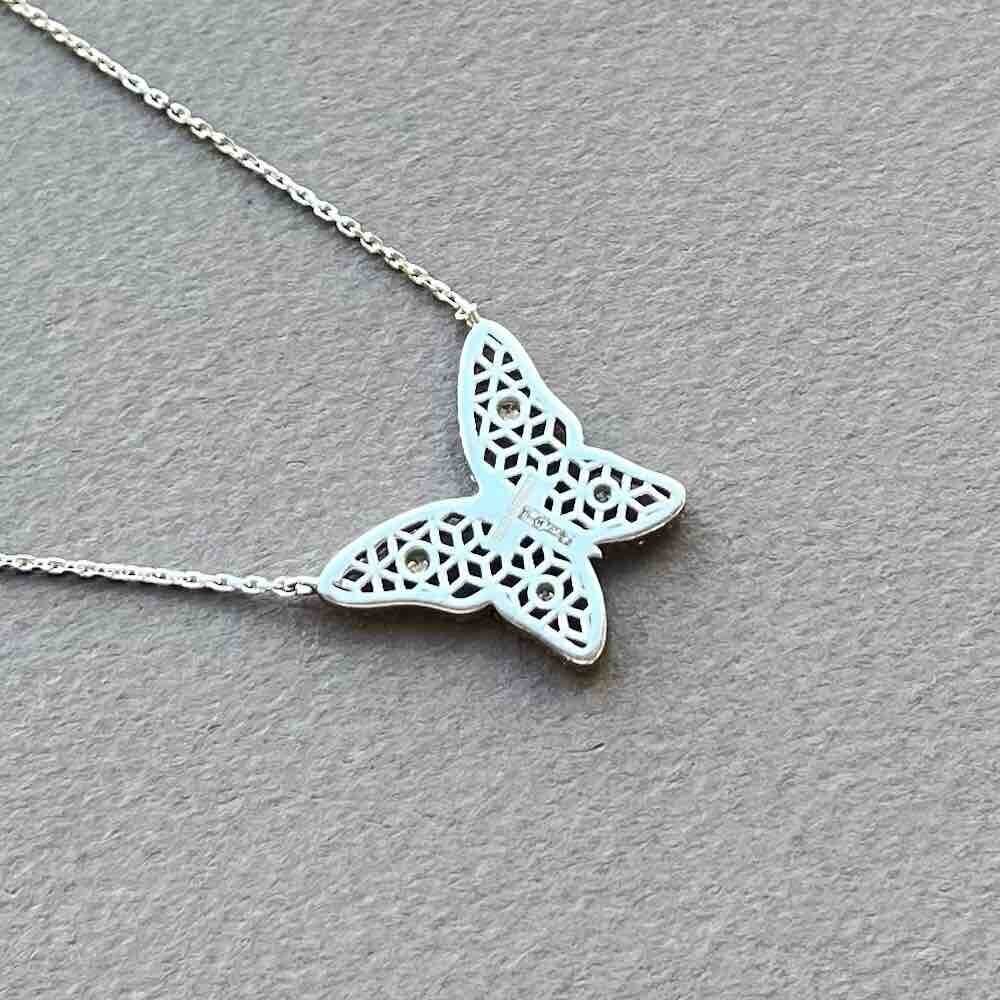 Купить Подвеска из белого золота "Бабочка" с бриллиантами на цепочке (51108)