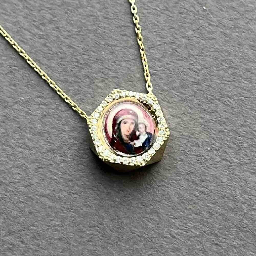 Купить Образ из желтого золота "Божия Матерь Казанская" с бриллиантами на цепочке (51122)