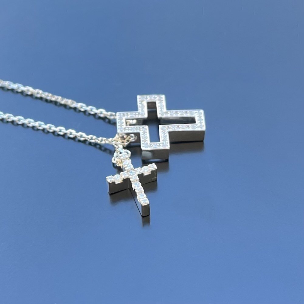 Купить Крест из белого золота "Спаси и Сохрани" с бриллиантами на цепочке (41428)