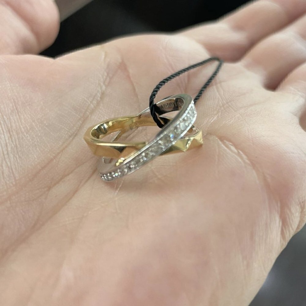 Купить Кольцо из белого и желтого золота "Спаси и Сохрани" с бриллиантами (31071)