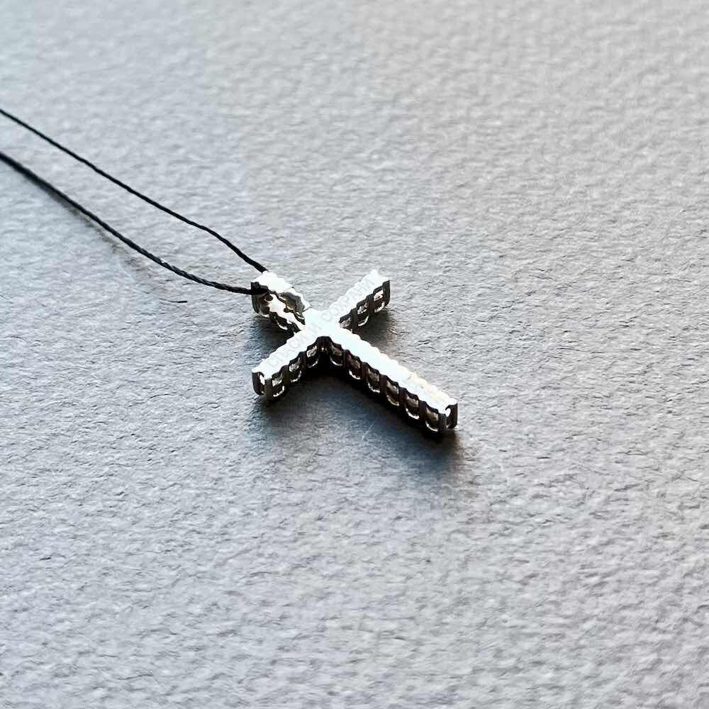 Купить Крест из белого золота "Спаси и Сохрани" с бриллиантами (41224)