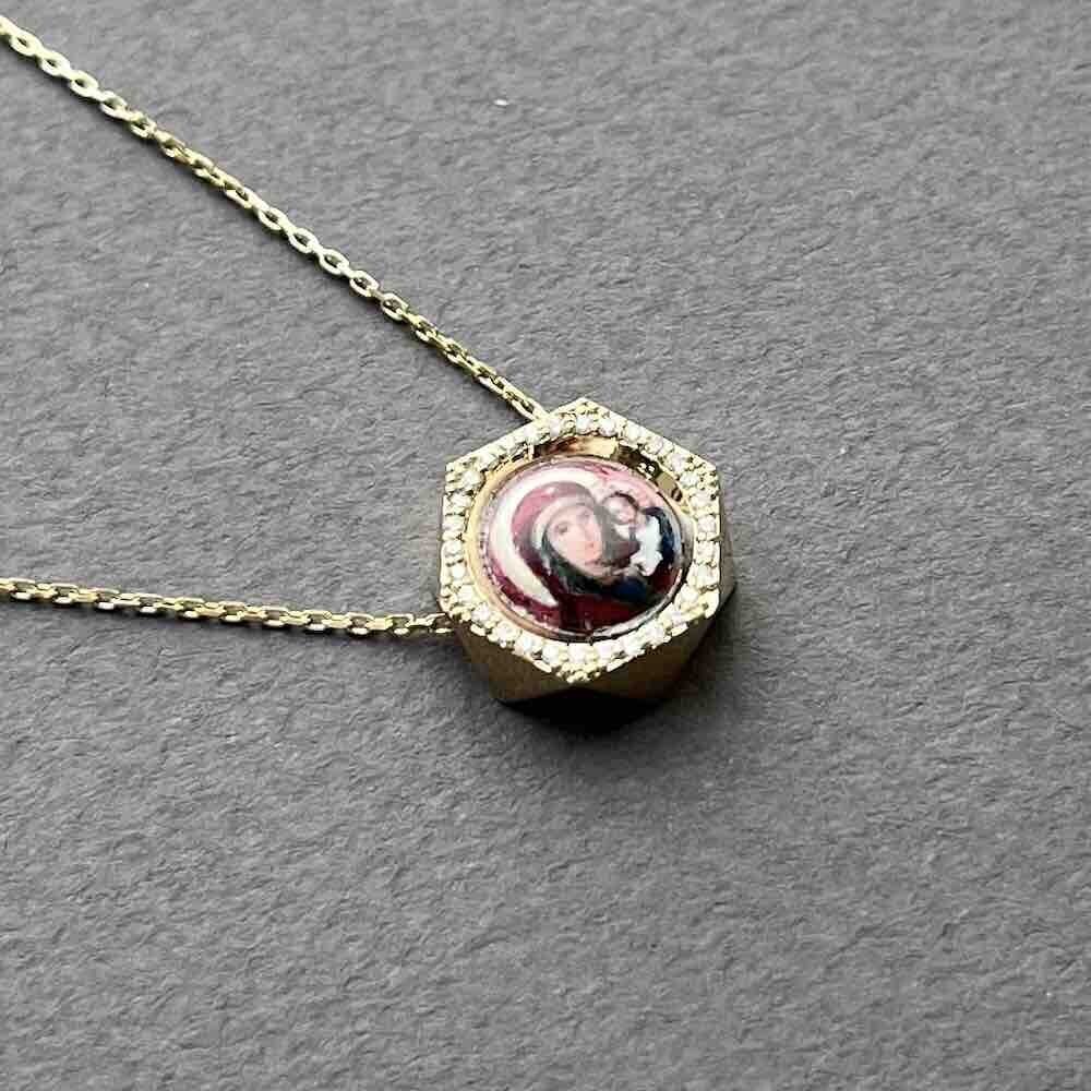 Купить Образ из желтого золота "Божия Матерь Казанская" с бриллиантами на цепочке (51122)