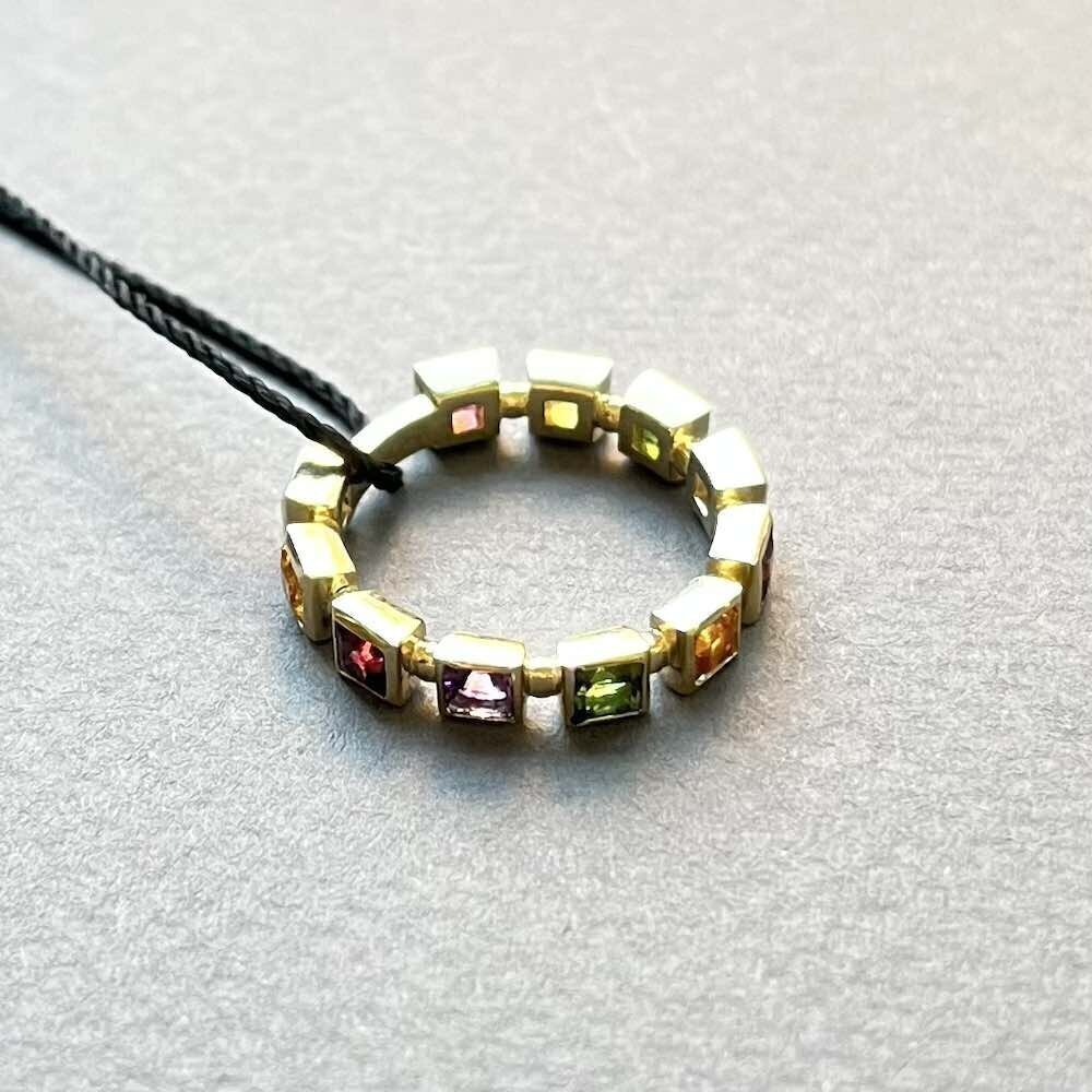 Купить Кольцо из желтого золота "Спаси и Сохрани" с камнями (31048)