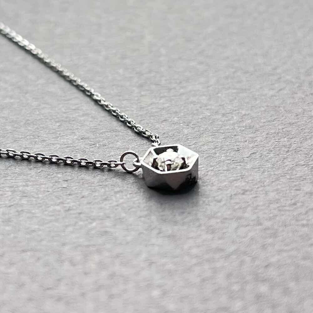 Купить Подвеска из белого золота с бриллиантами на цепочке (51101)