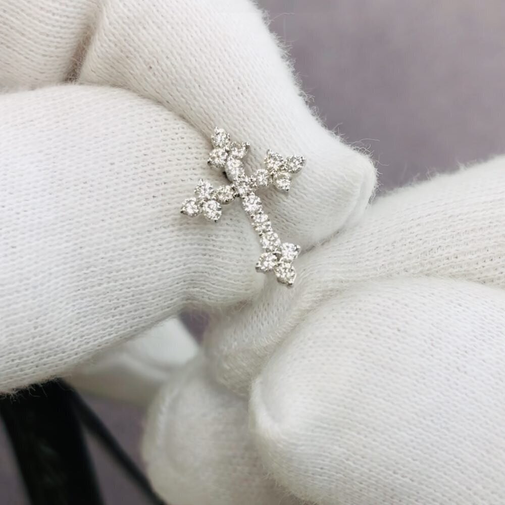 Купить Крест из белого золота "Спаси и Сохрани" с бриллиантами (41544)