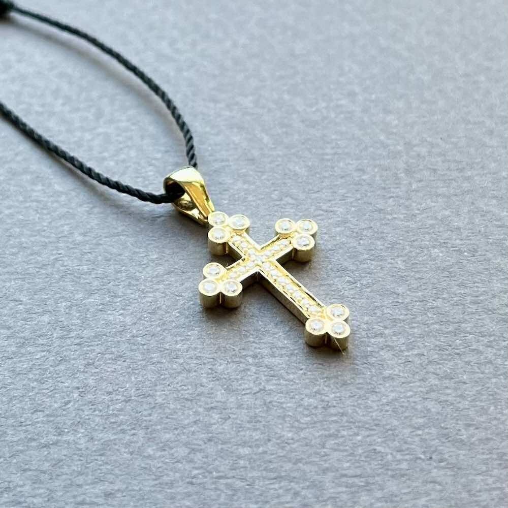 Купить Крест из желтого золота "Спаси и Сохрани" с бриллиантами (41577)