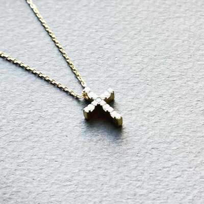 картинка Крест из желтого золота "Спаси и Сохрани" с бриллиантами на цепочке (41427) 