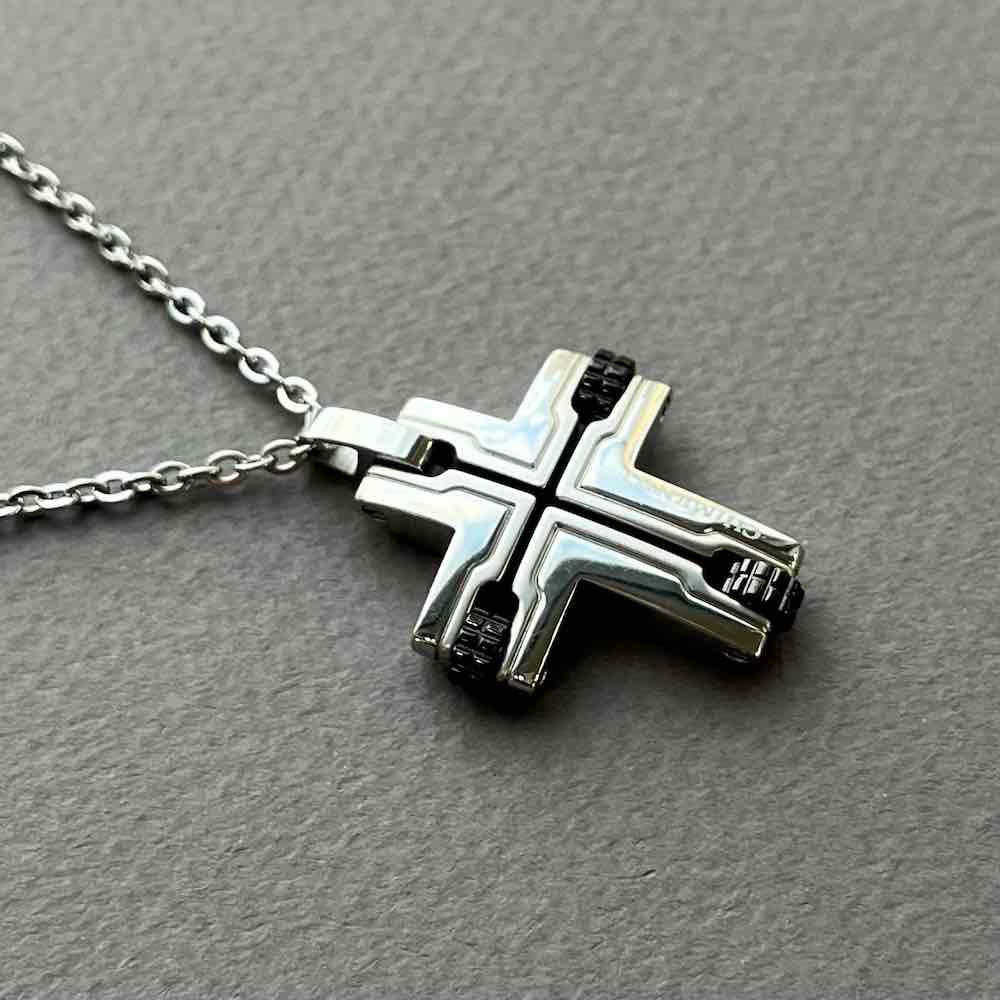 Купить Колье из стали с подвеской в виде креста с сапфиром (43008)