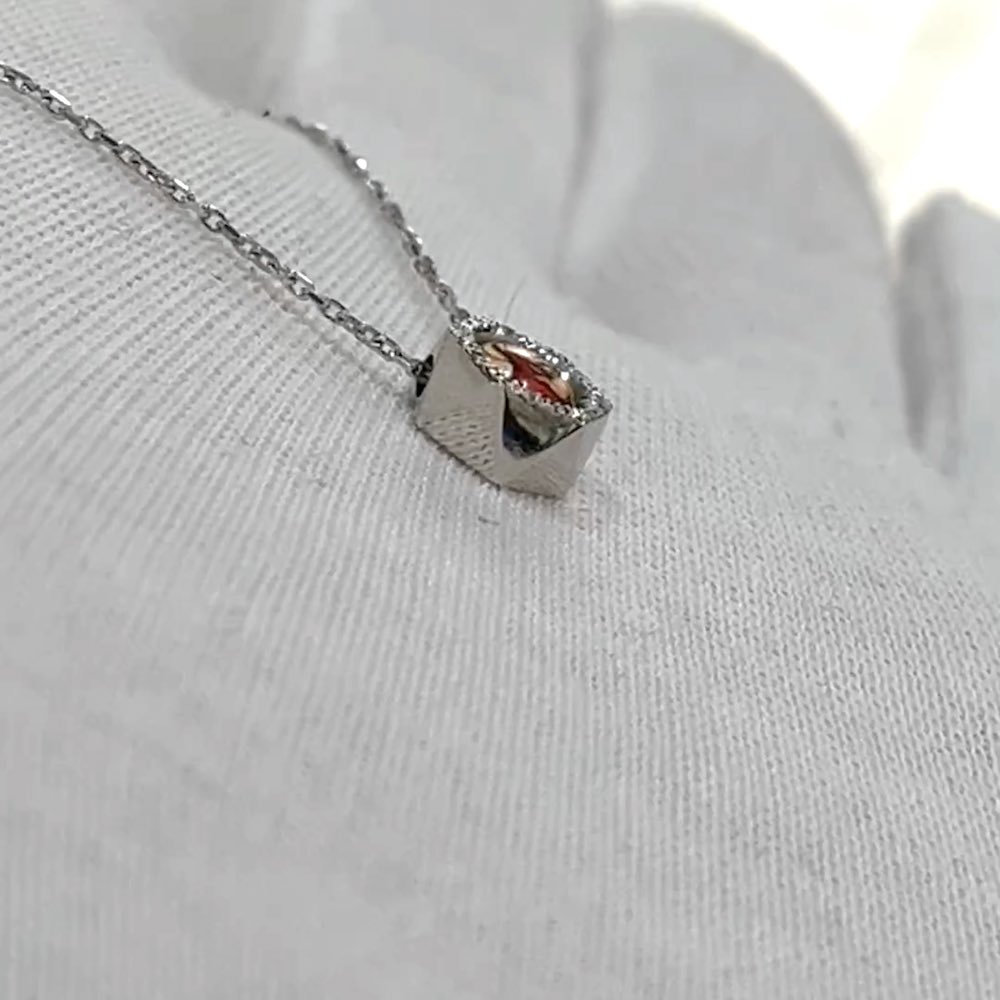 Купить Образ из белого золота "Божия Матерь Казанская" с бриллиантами на цепочке (51061)