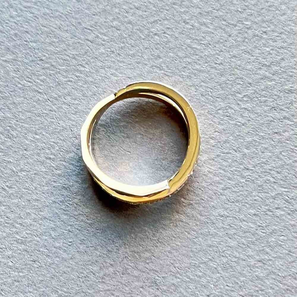 Купить Кольцо из белого и желтого золота "Спаси и Сохрани" с бриллиантами (31071)