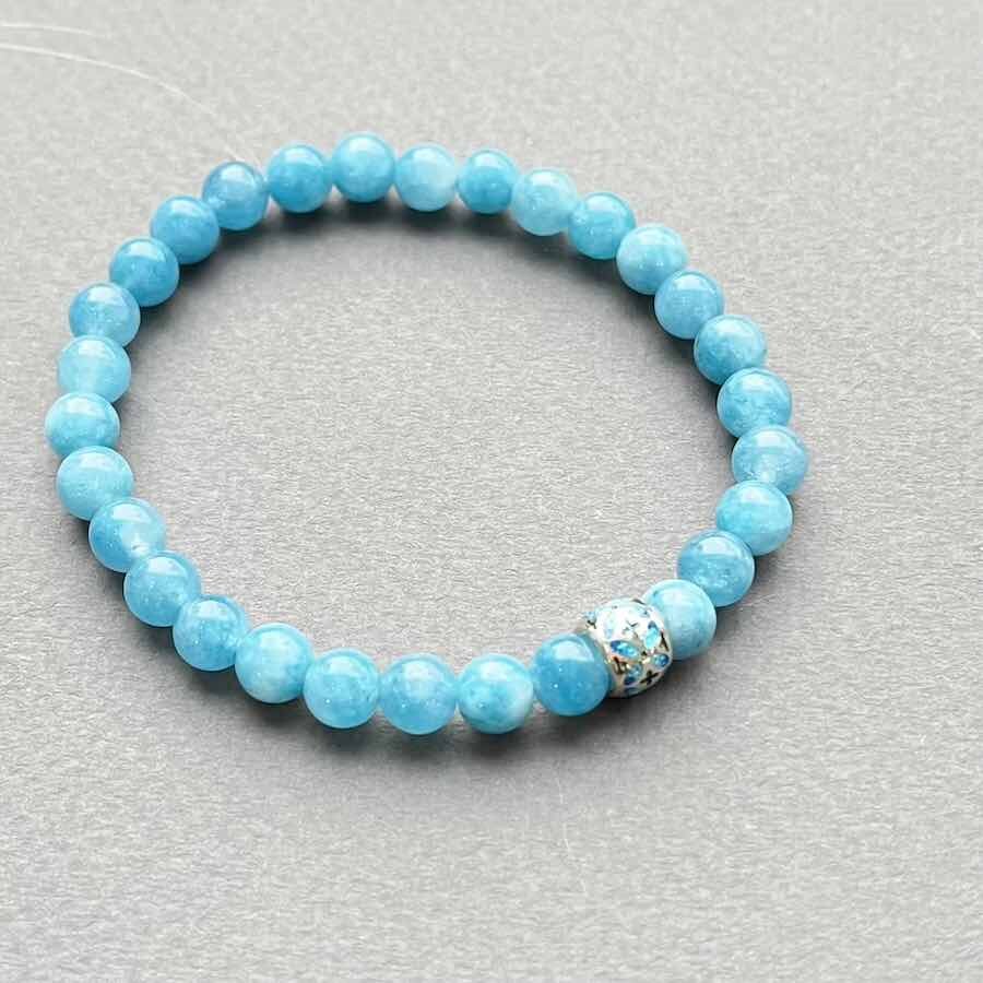 Купить Браслет из кварца "Квет" с бусиной из серебра (12236)