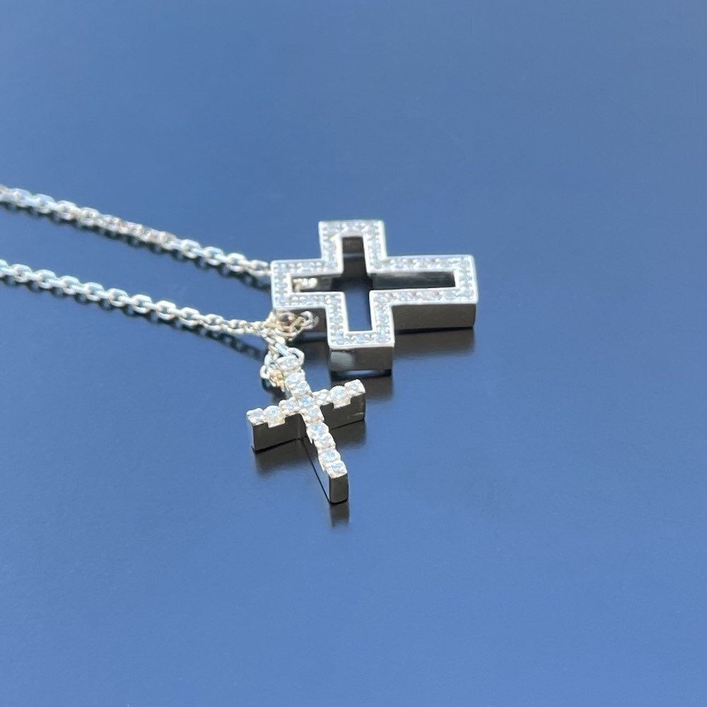 Купить Крест из белого золота "Спаси и Сохрани" с бриллиантами на цепочке (41428)