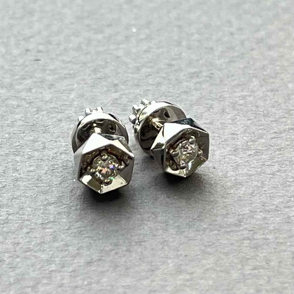 Купить Пусеты из белого золота с бриллиантами (71020)