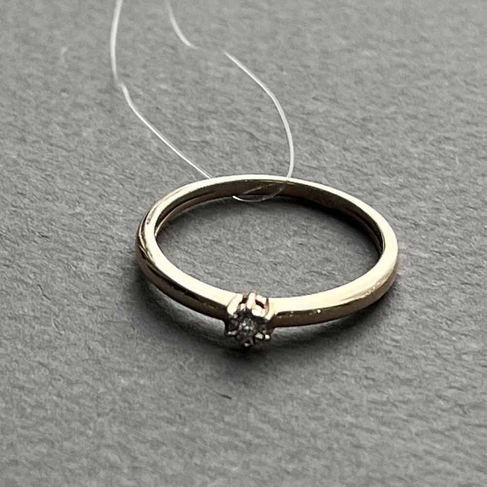 Купить Кольцо из красного золота с бриллиантом (31001)