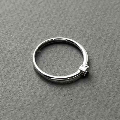 картинка Кольцо из белого золота с бриллиантом (31002) 