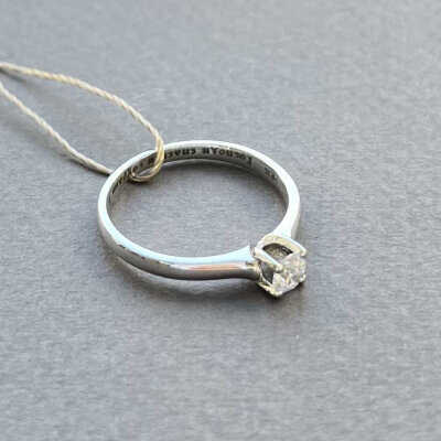 картинка Кольцо из белого золота "Спаси и Сохрани" с бриллиантом (31004) 