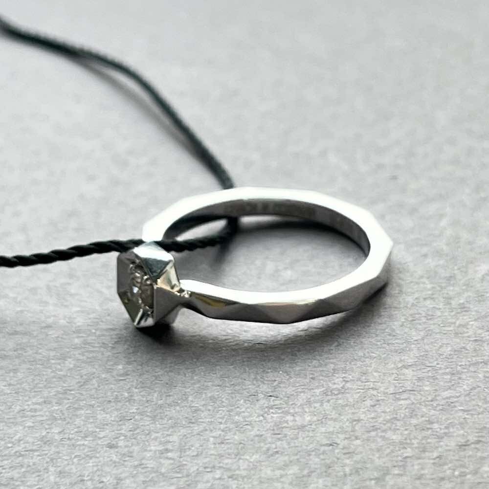 Купить Кольцо из белого золота с бриллиантами (31050)