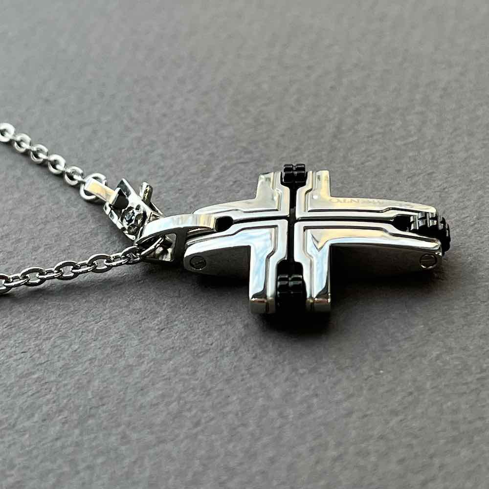 Купить Колье из стали с подвеской в виде креста с сапфиром (43008)