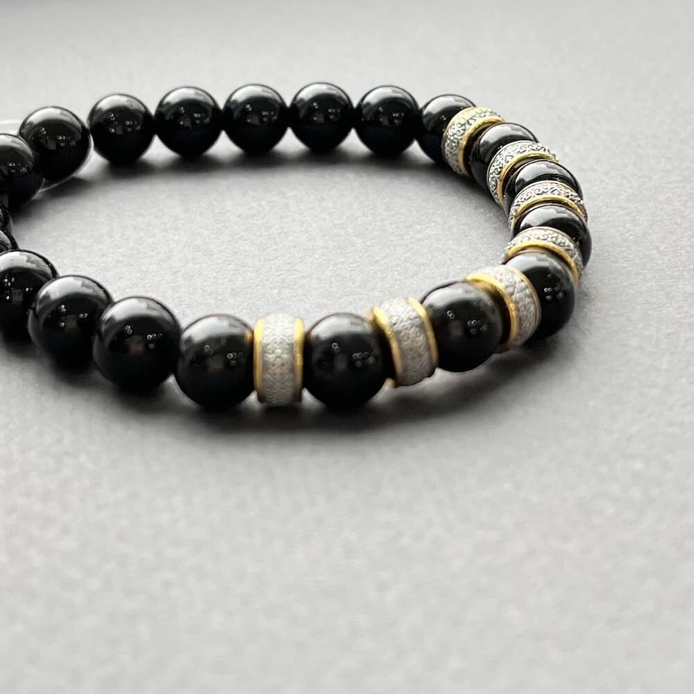 Купить Браслет из оникса "Семь Добродетелей" с бусинами из серебра (12239)