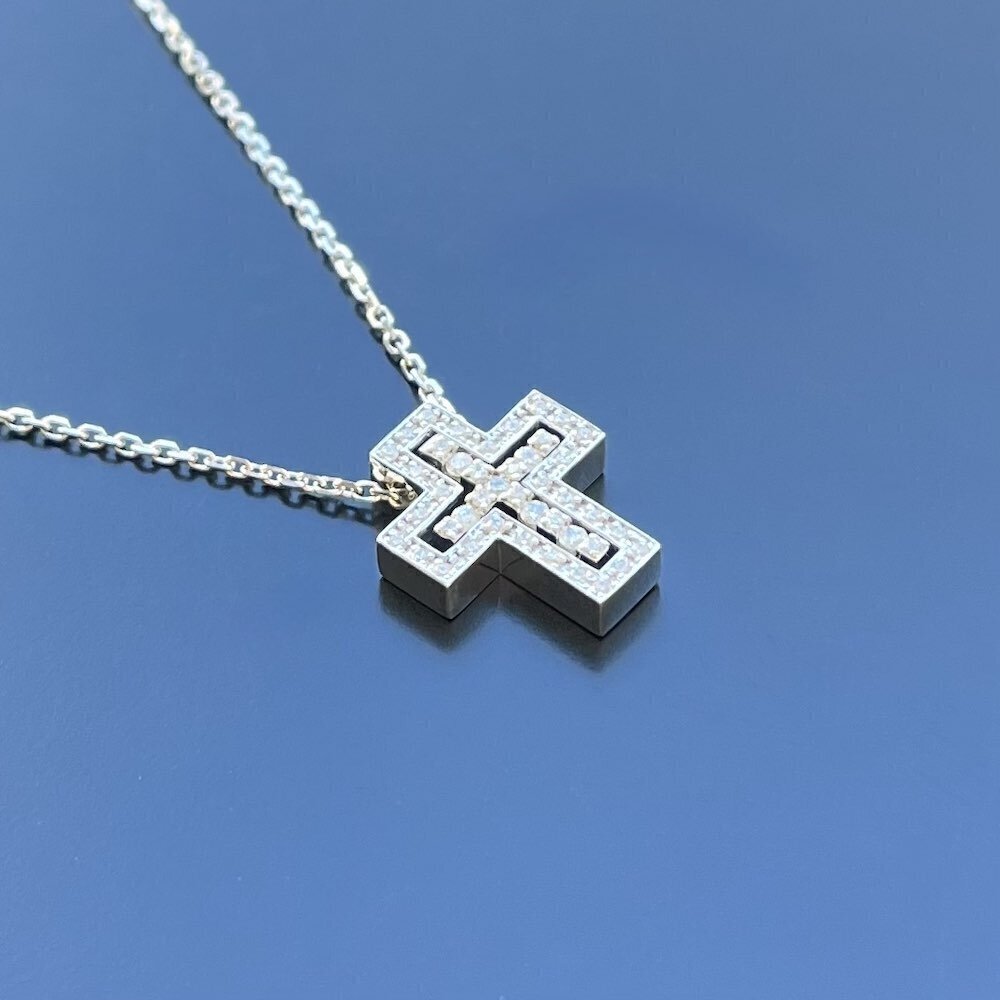 Купить Крест из белого золота "Спаси и Сохрани" с бриллиантами на цепочке (41428)