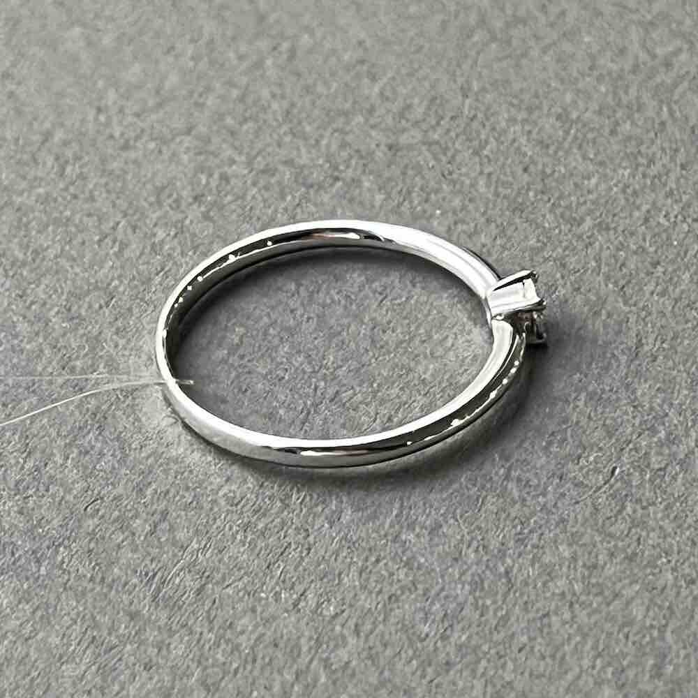 Купить Кольцо из белого золота с бриллиантом (31002)