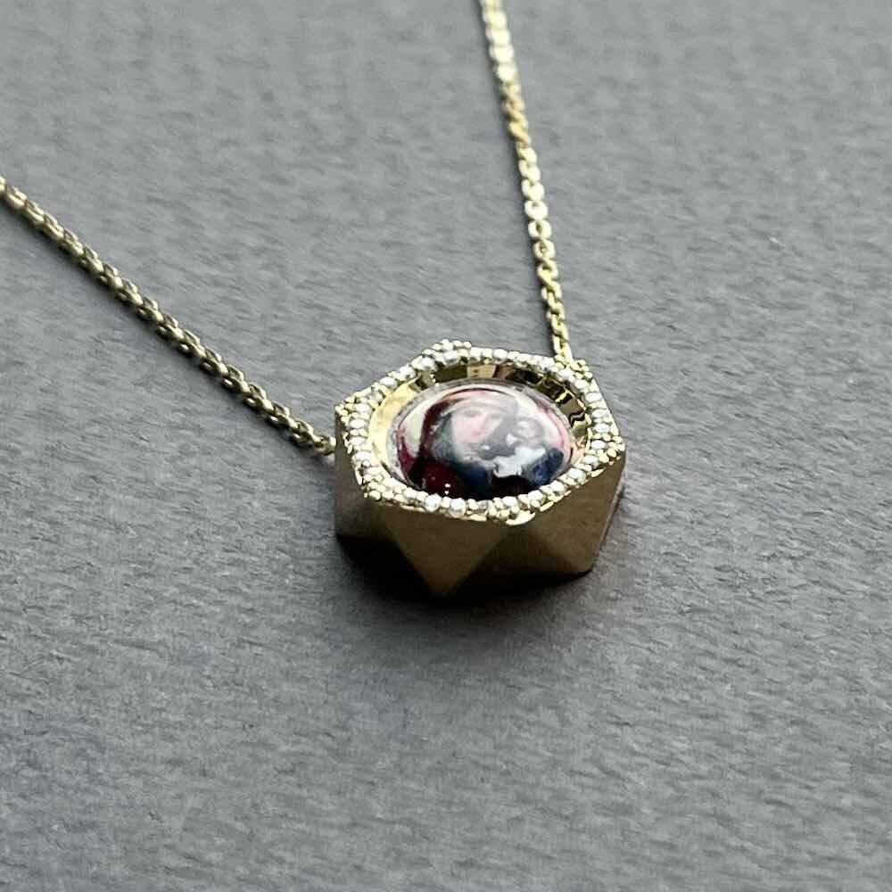 Купить Образ из желтого золота "Божия Матерь Казанская" с бриллиантами на цепочке (51122)