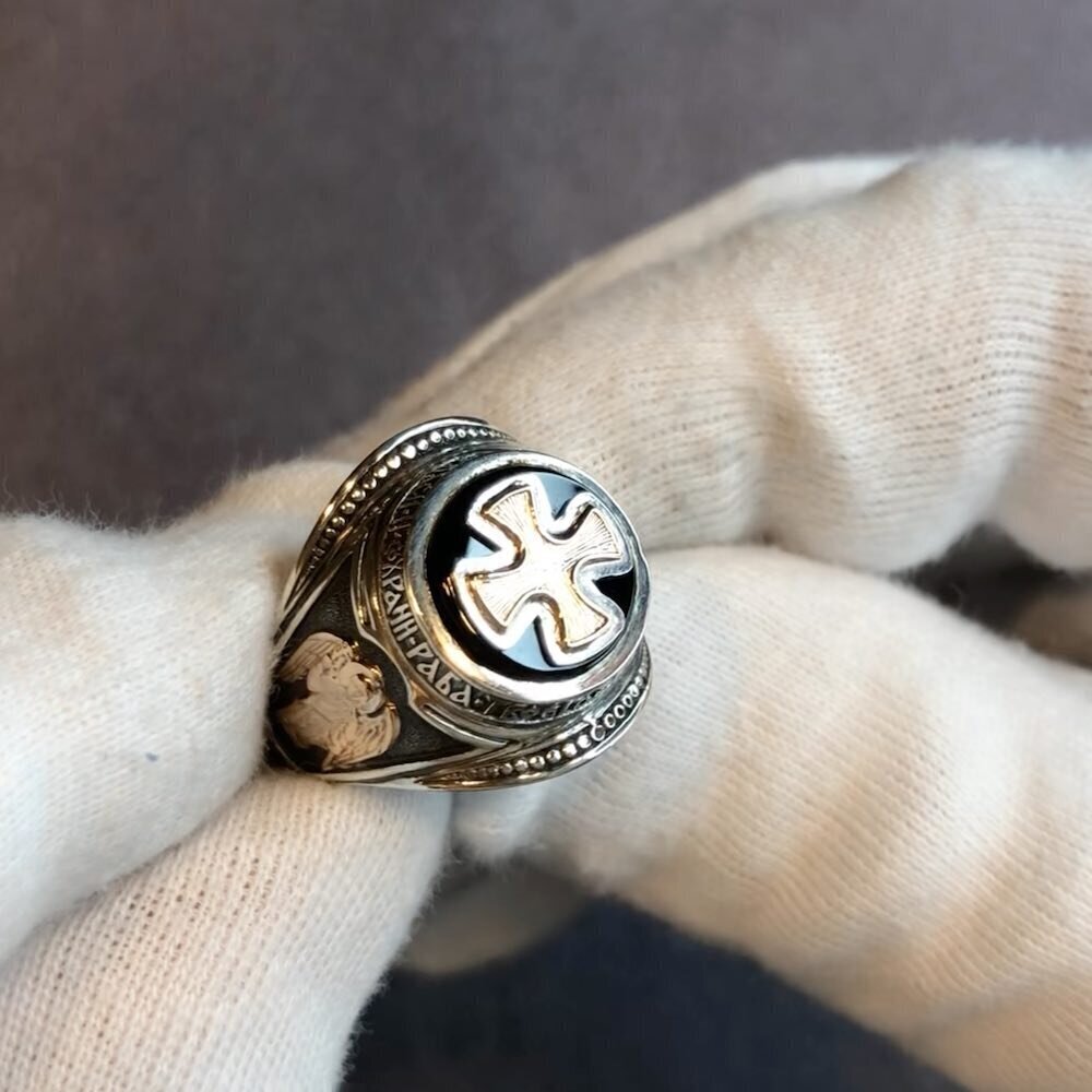 Купить Кольцо из серебра "Ангел Хранитель" с ониксом (32201)