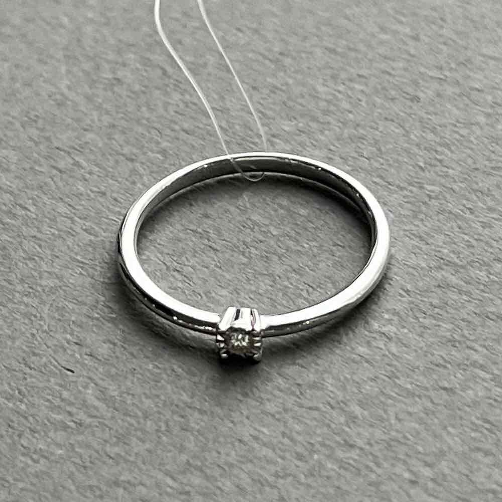 Купить Кольцо из белого золота с бриллиантом (31002)