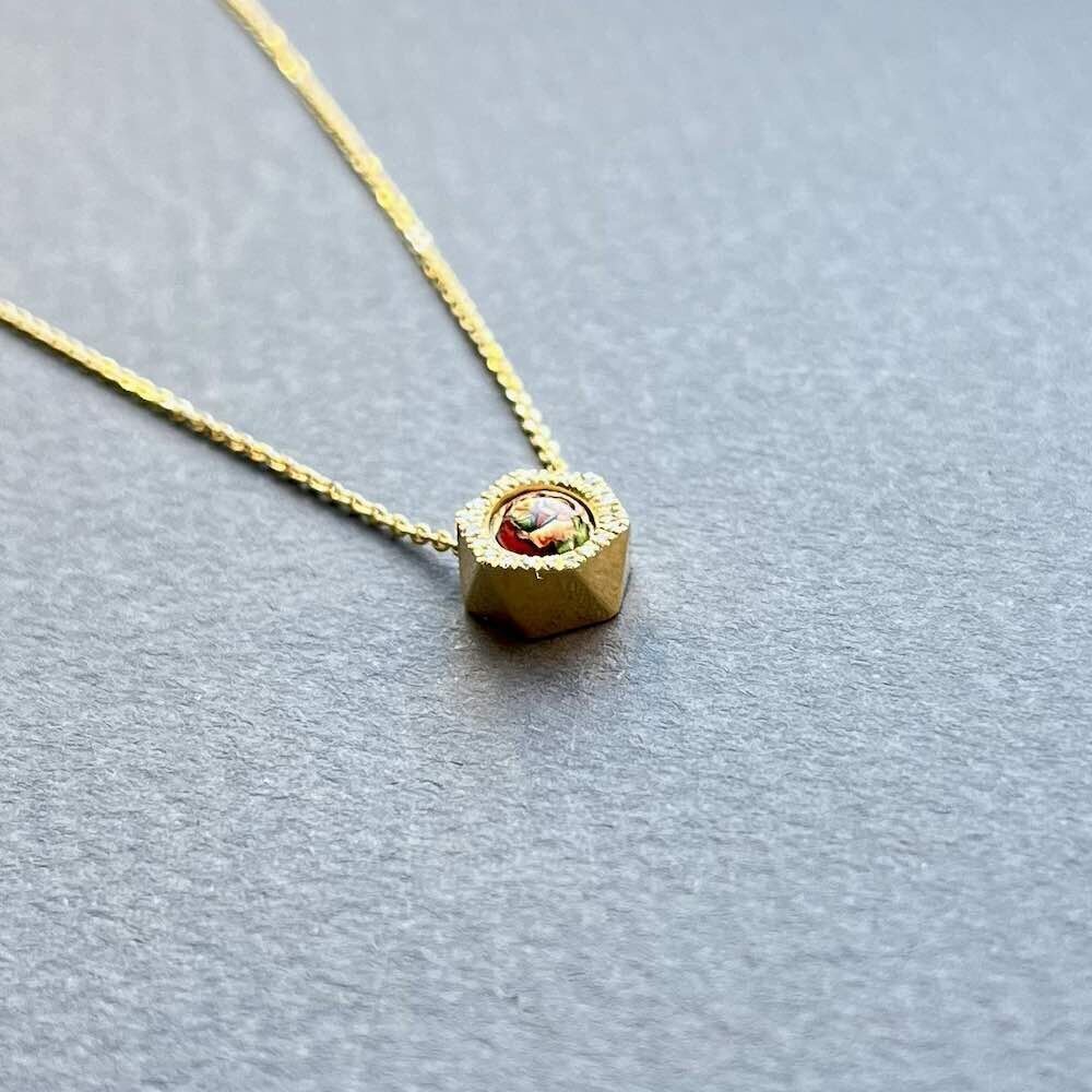 Купить Образ из желтого золота "Божия Матерь Казанская" с бриллиантами на цепочке (51046)