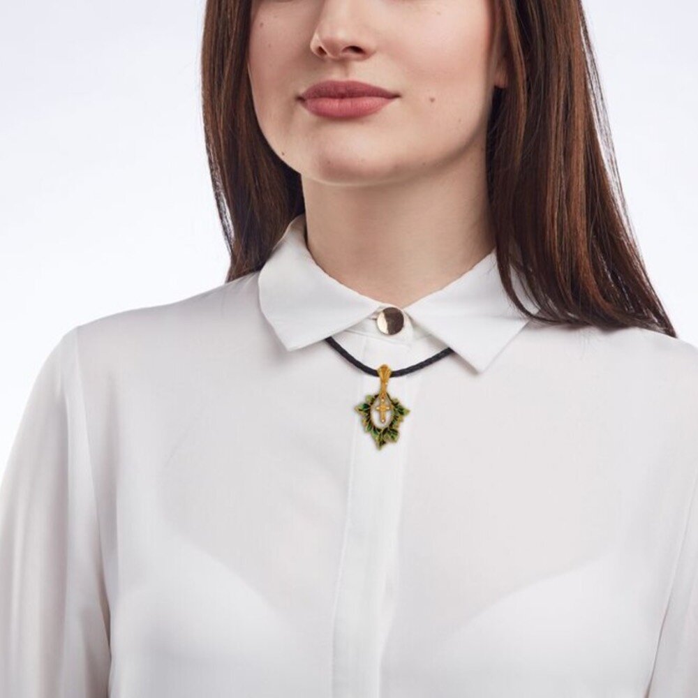 Купить Подвеска из серебра "Четырехконечный крест" с фианитами и эмалью (59280)