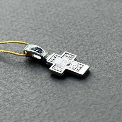 картинка Крест из белого золота "Спас Нерукотворный" с сапфирами (41049) 