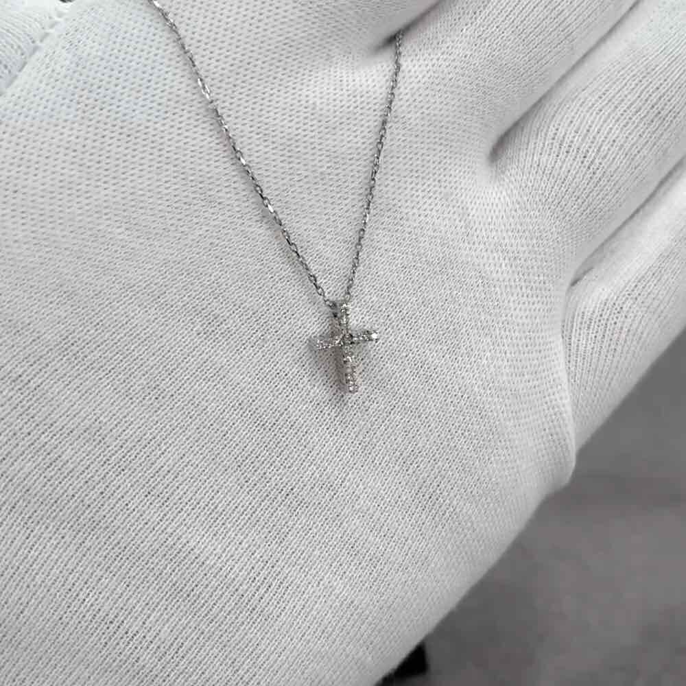 Купить Крест из белого золота "Спаси и Сохрани" с бриллиантами на цепочке (41299)