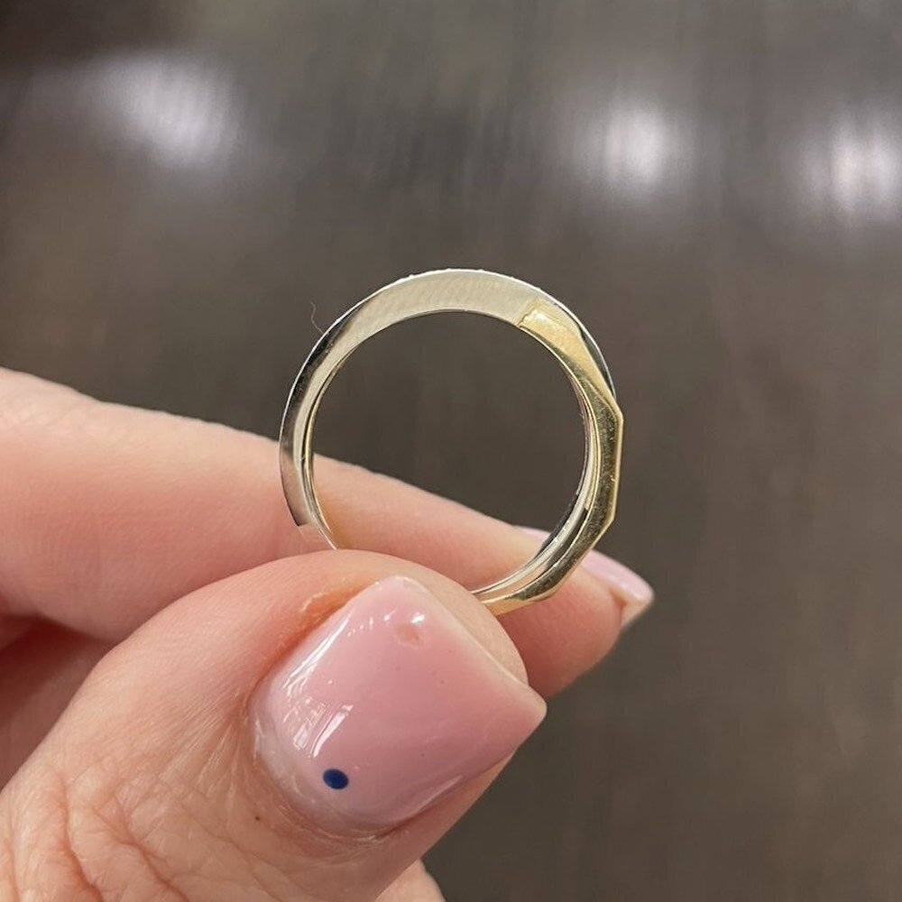 Купить Кольцо из белого и желтого золота "Спаси и Сохрани" с бриллиантами (31045)