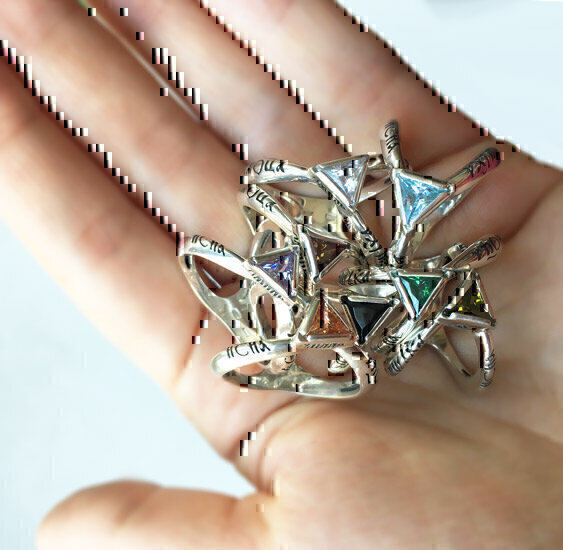 Купить Кольцо трехлучевое из серебра (65022)