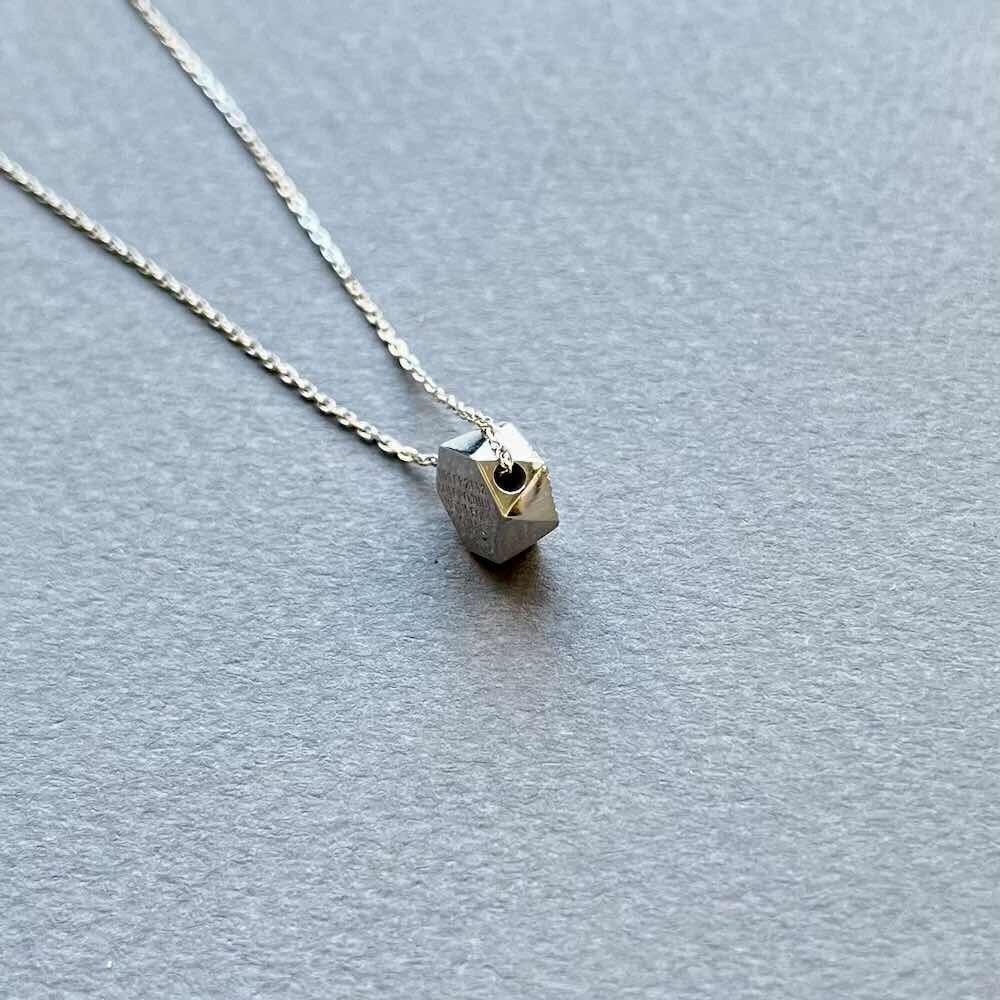 Купить Образ из белого золота "Божия Матерь Казанская" с бриллиантами на цепочке (51061)