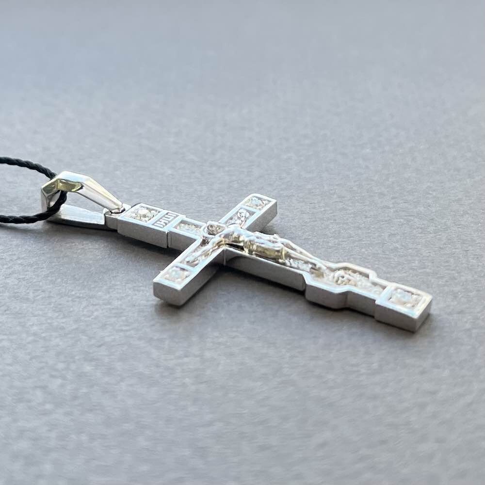 Купить Крест из белого золота "Спаси и Сохрани" с бриллиантами (41494)