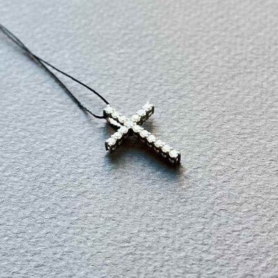 картинка Крест из белого золота "Спаси и Сохрани" с бриллиантами (41224) 