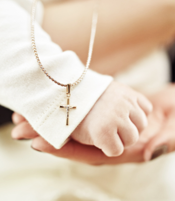Крестик для крещения ребенка: как не ошибиться в выборе?