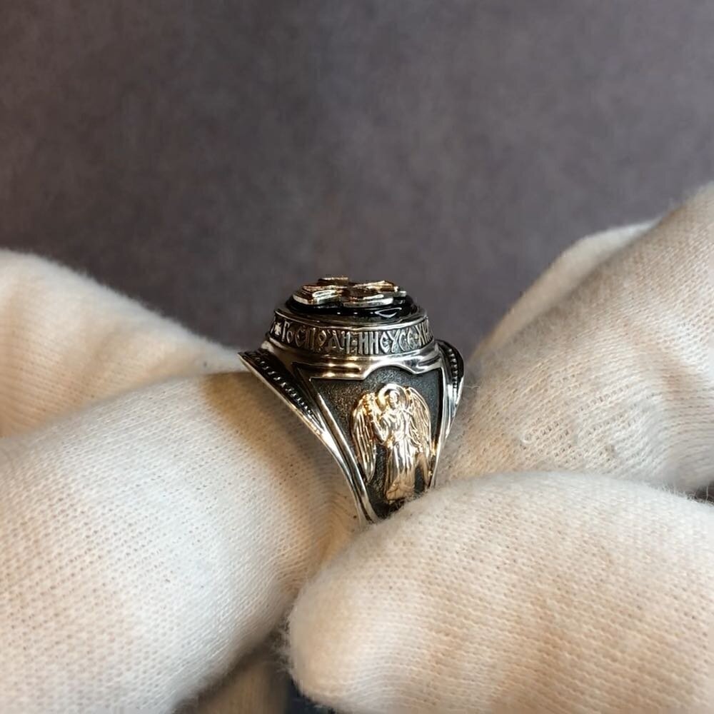 Купить Кольцо из серебра "Ангел Хранитель" с ониксом (32201)