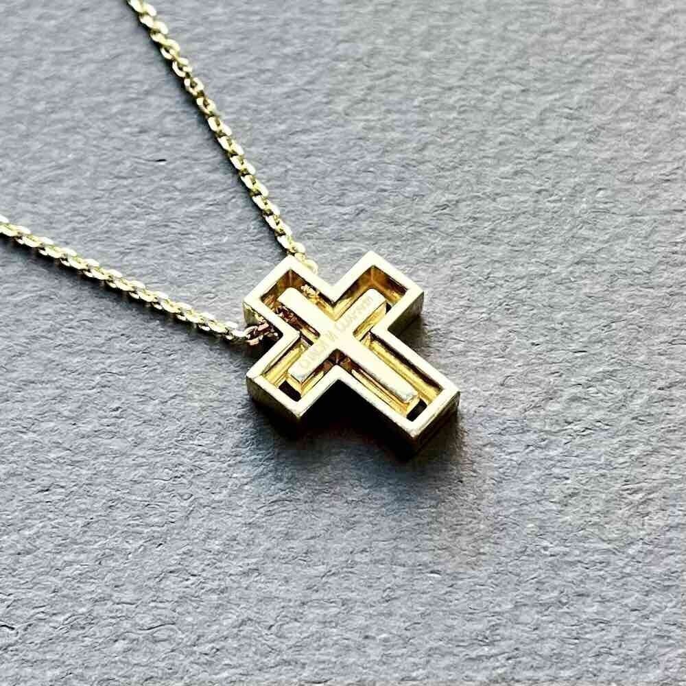 Купить Крест из желтого золота "Спаси и Сохрани" с бриллиантами на цепочке (41345)