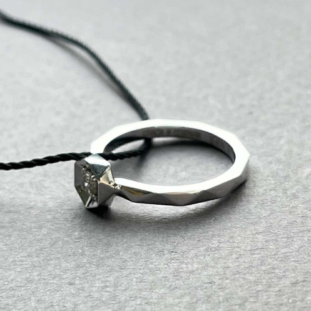 Купить Кольцо из белого золота с бриллиантами (31050)