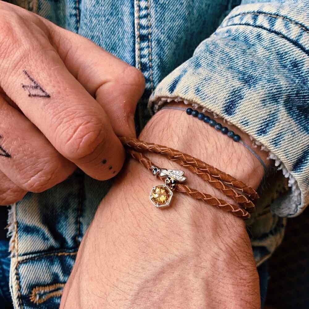 Купить Браслет из кожи и серебра с подвеской и фианитами (12355)