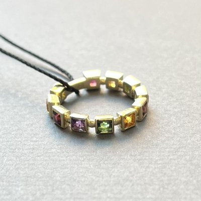 картинка Кольцо из желтого золота "Спаси и Сохрани" с камнями (31048) 