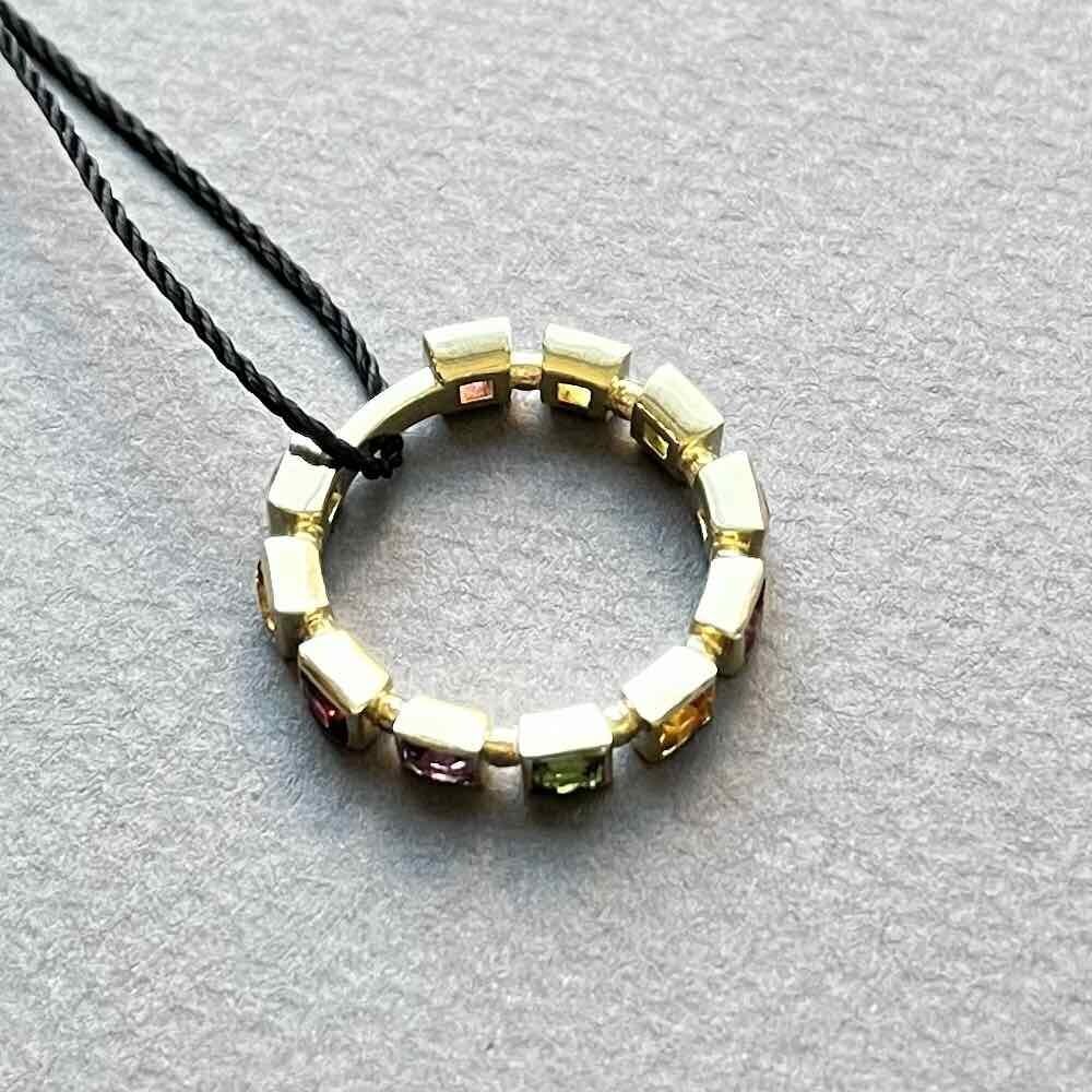 Купить Кольцо из желтого золота "Спаси и Сохрани" с камнями (31048)